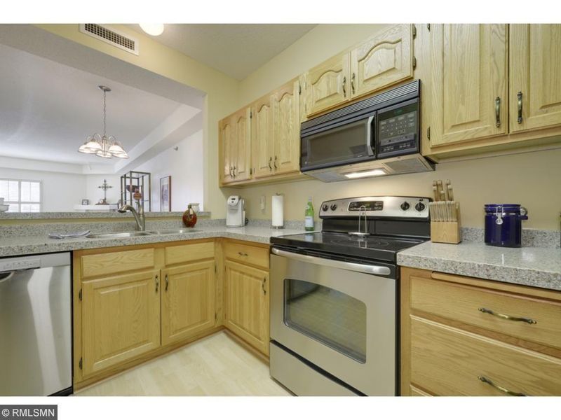 7500 Edinborough Way #3202, Edina, MN 55435