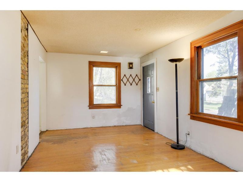 178 Arion St E, West Saint Paul, MN 55118