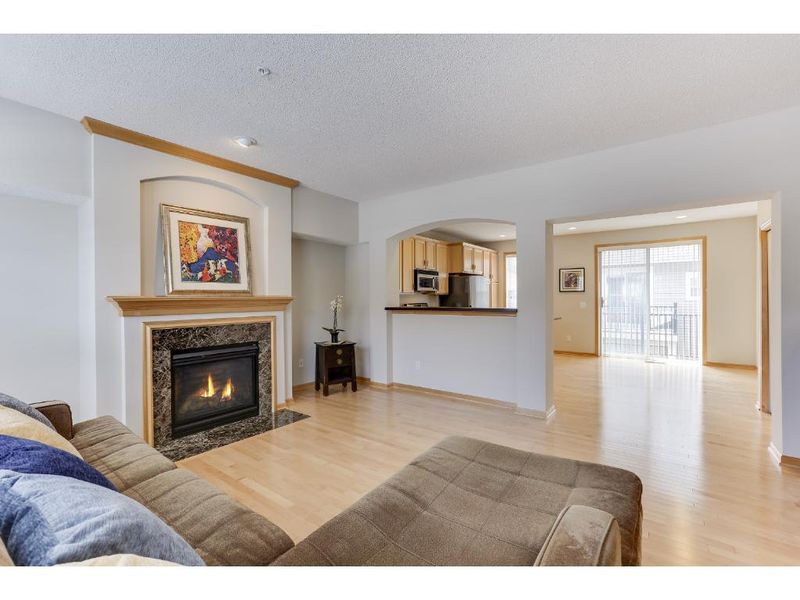 11274 Preswick Blvd, Eden Prairie, MN 55344
