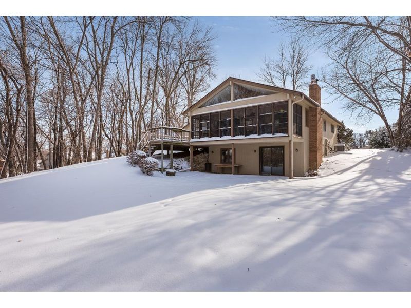 7012 Fernbrook Ln N, Maple Grove, MN 55311