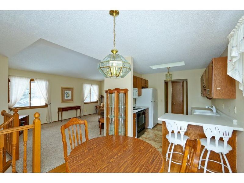 14625 Hampshire Pl, Burnsville, MN 55306