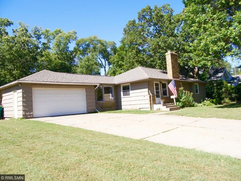 216 Jackson Ave N, Hopkins, MN 55343