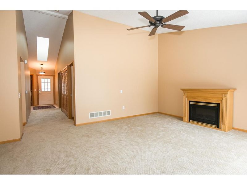 14521 Eureka Ct, Apple Valley, MN 55124