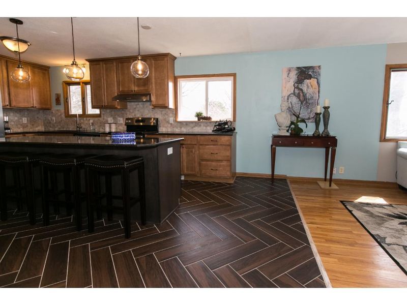 9243 Queen Ave S, Bloomington, MN 55431