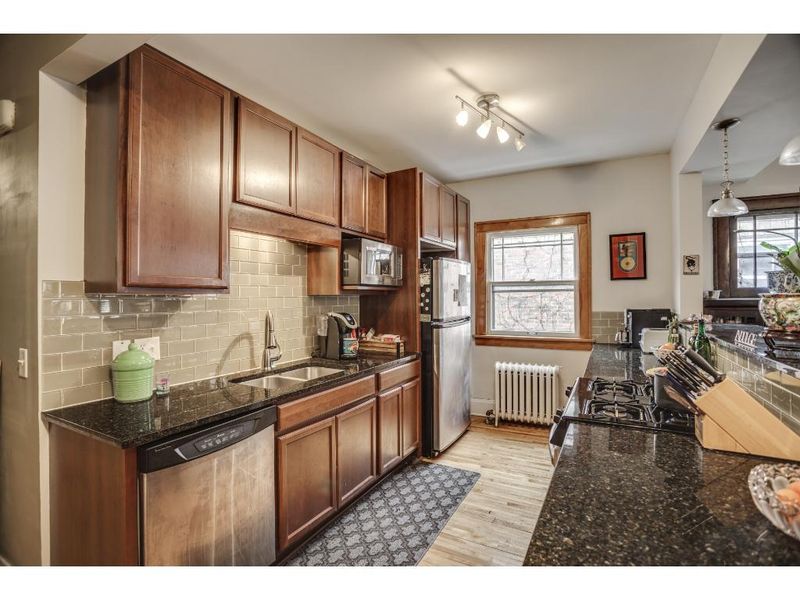 3542 Emerson Ave S #202, Minneapolis, MN 55408