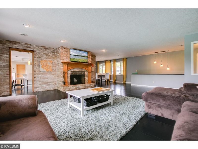 90 Valley Ln, Hastings, MN 55033