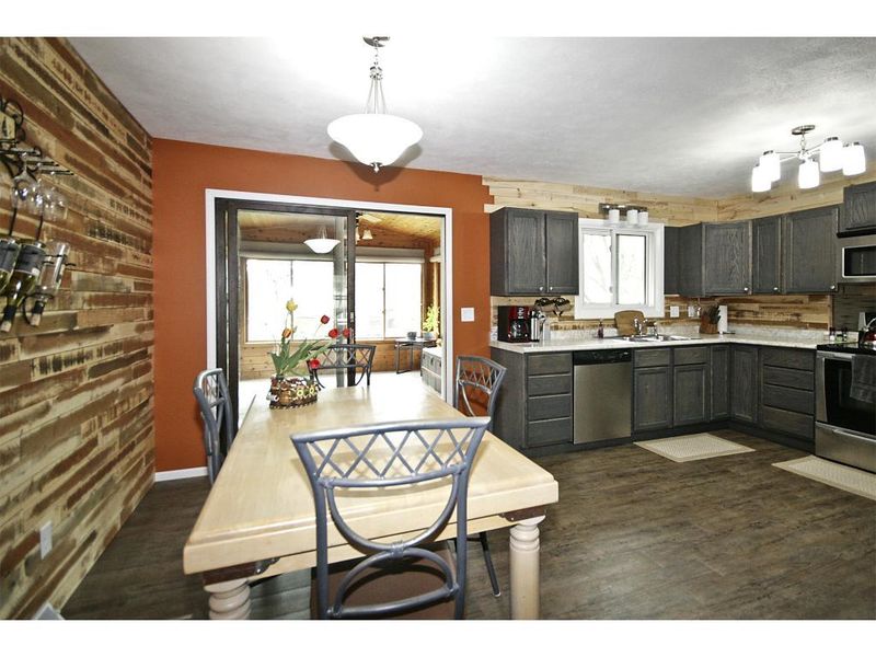 725 Goebel St SW, Hutchinson, MN 55350