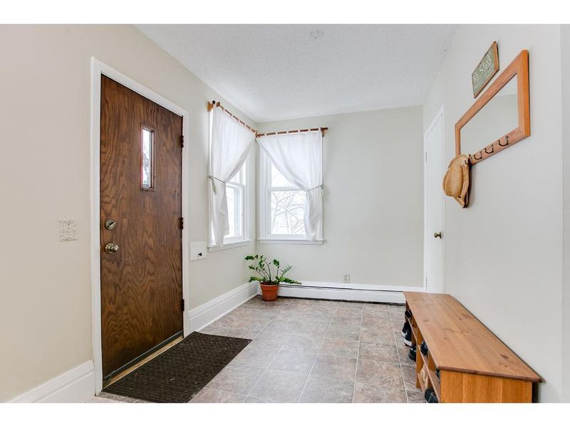 1830 Lake St, Roseville, MN 55113