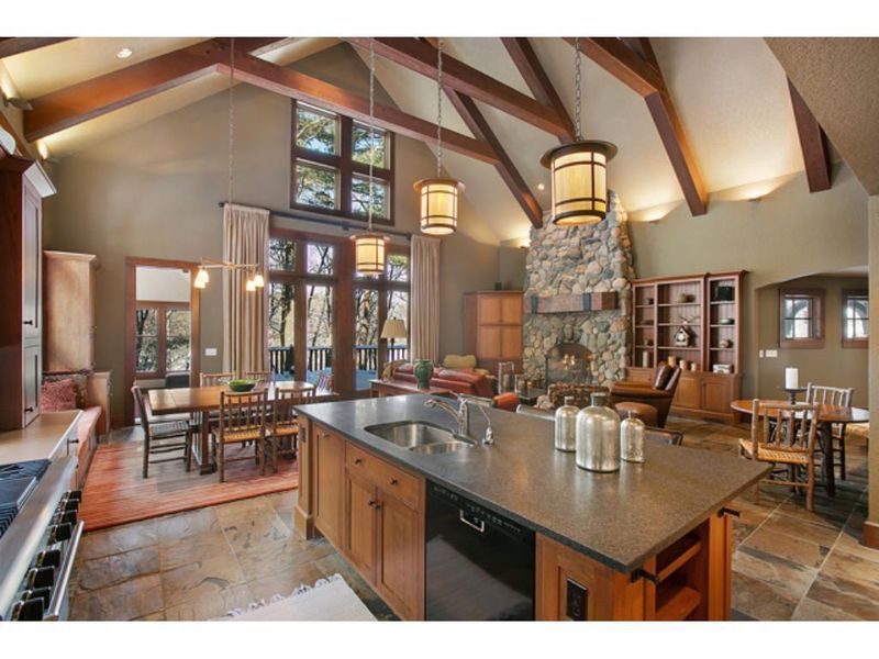 1296 Indian Trl S, Afton, MN 55001
