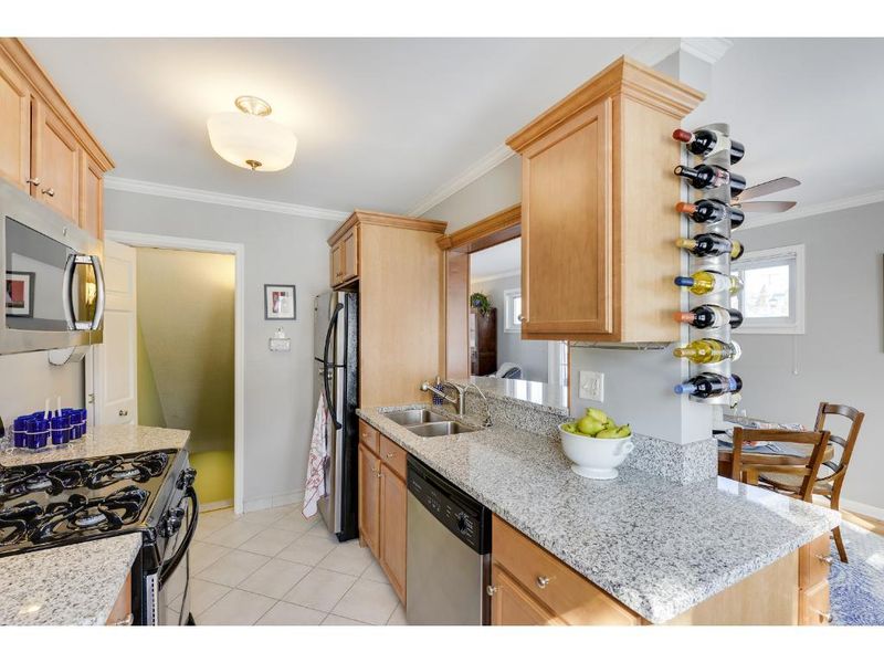 968 Cleveland Ave S, Saint Paul, MN 55116