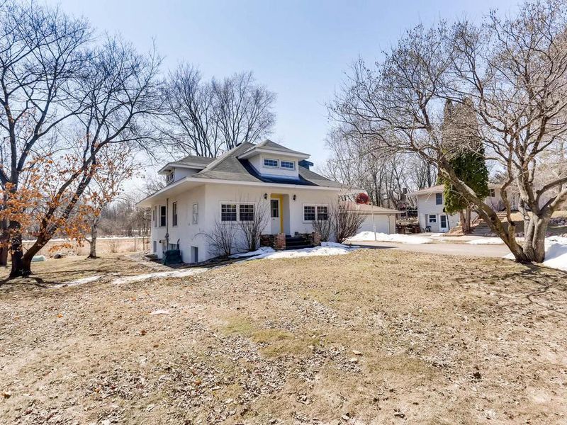 553 Elm Ave E, Delano, MN 55328