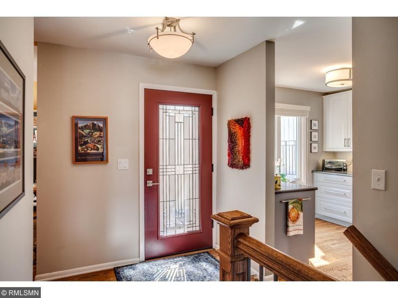 6709 W 82nd St, Bloomington, MN 55438