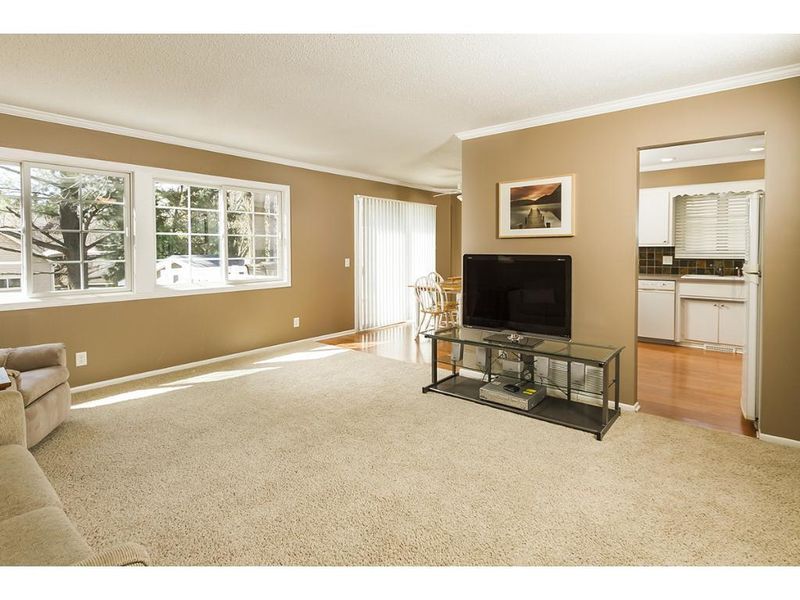 2538 Oak Dr, White Bear Lake, MN 55110