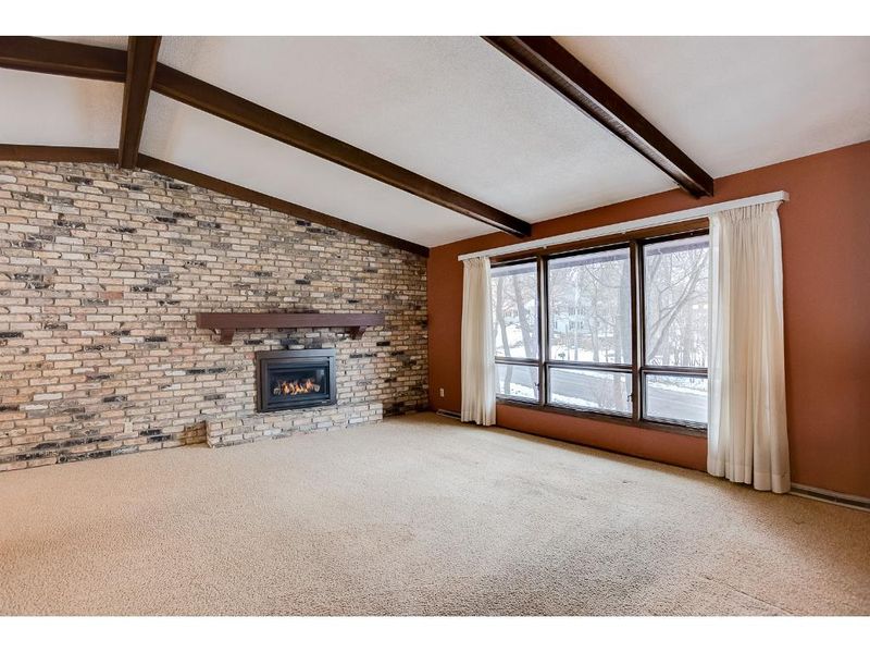 2885 Arcade St, Little Canada, MN 55109