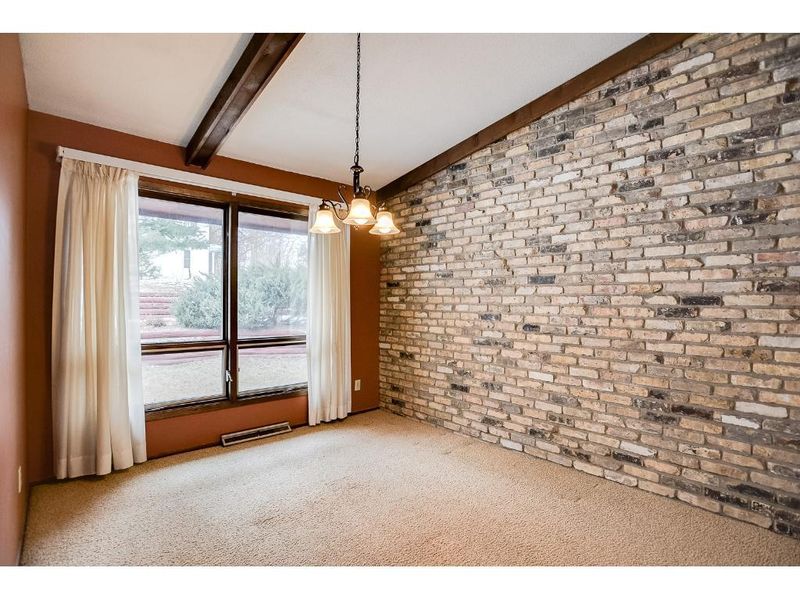 2885 Arcade St, Little Canada, MN 55109