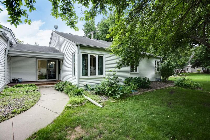 7372 Landau Dr, Bloomington, MN 55438