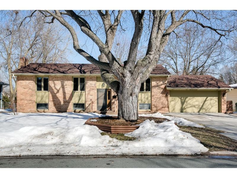 1685 17th Ave NW, New Brighton, MN 55112