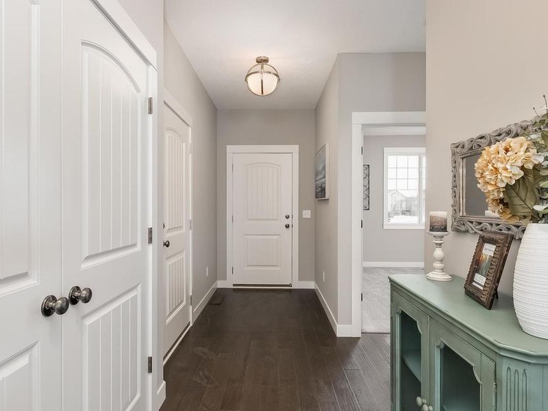 9153 Orchard Cir E, Monticello, MN 55362