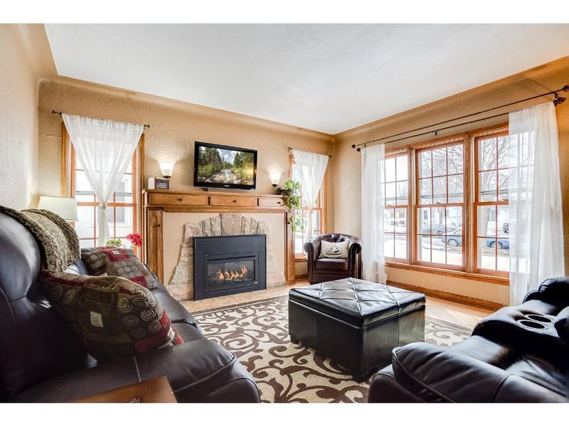 1364 Grotto St N, Saint Paul, MN 55117