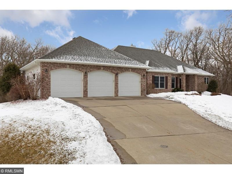 1745 Estates Trl, Burnsville, MN 55306