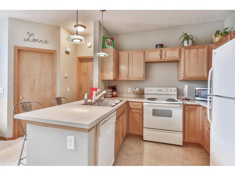 6861 Pine Crest Trl S, Cottage Grove, MN 55016
