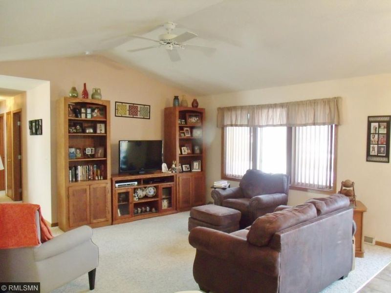 1611 Newton Ave N, Glencoe, MN 55336