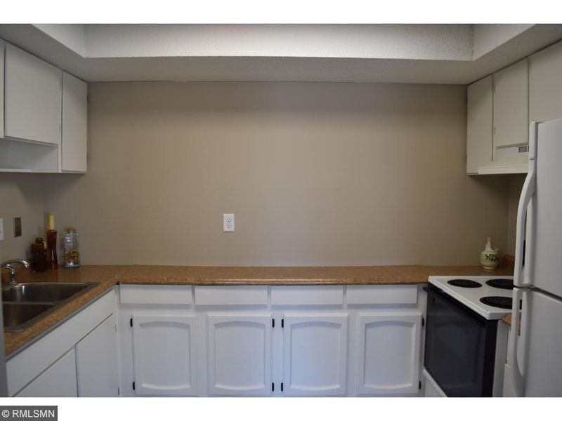 6405 Colony Way #2C, Edina, MN 55435
