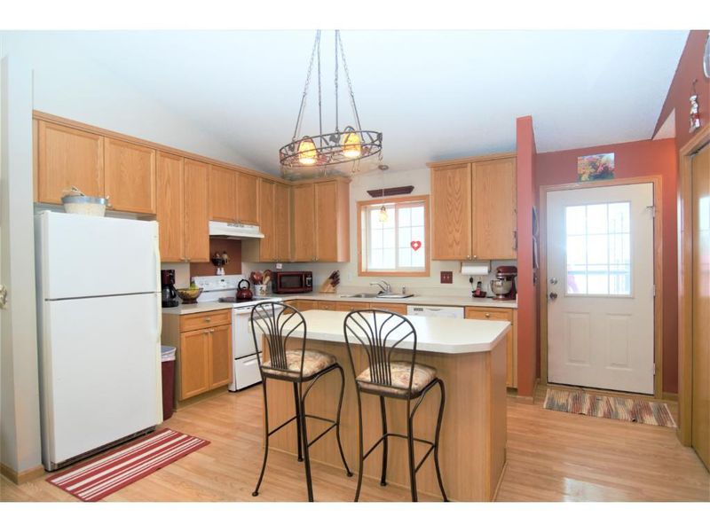 10549 Jason Ln, Albertville, MN 55301