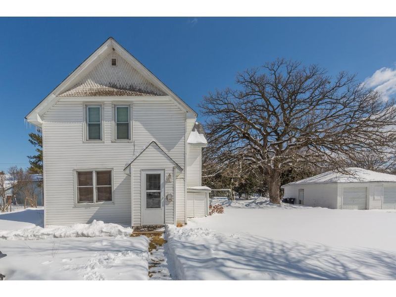208 13th Ave N, Princeton, MN 55371