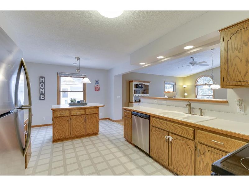 11649 Eldorado St NW, Coon Rapids, MN 55433
