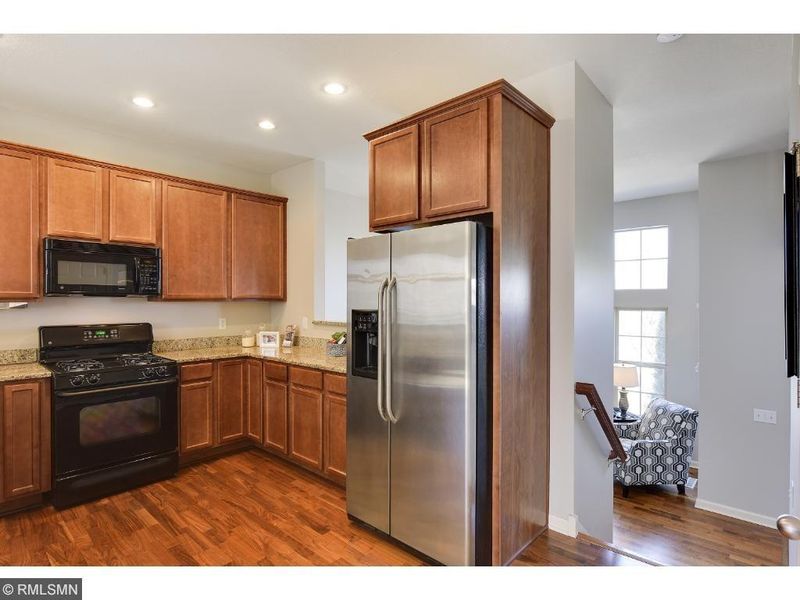 8106 Main St N, Maple Grove, MN 55369