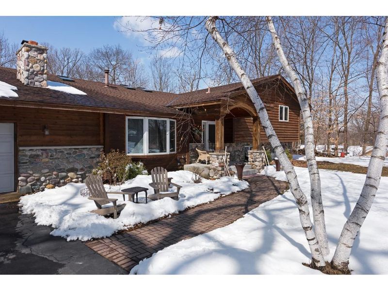 2901 Tonkaha Dr, Wayzata, MN 55391