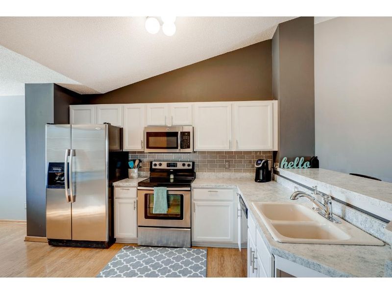 11744 Ryan Cir #1403, Burnsville, MN 55337