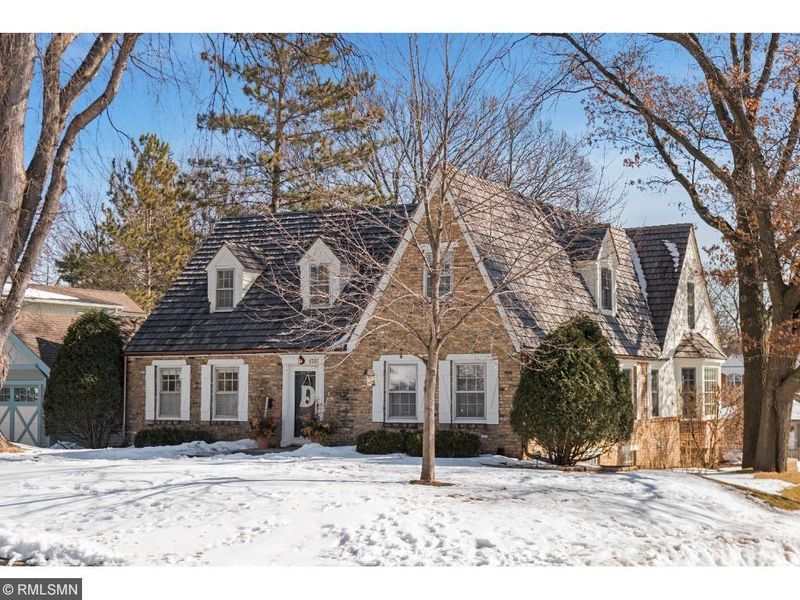 5537 Oaklawn Ave, Edina, MN 55424