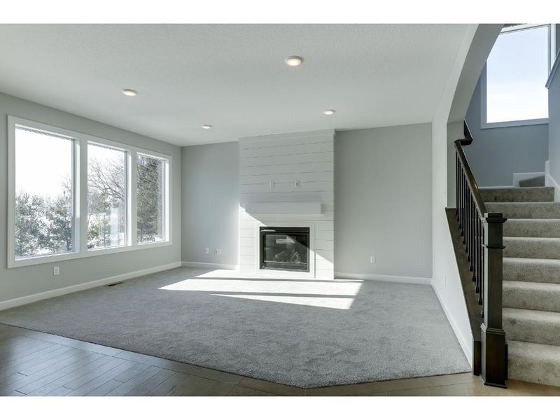 1124 Pine Hill Ln, White Bear Twp, MN 55127