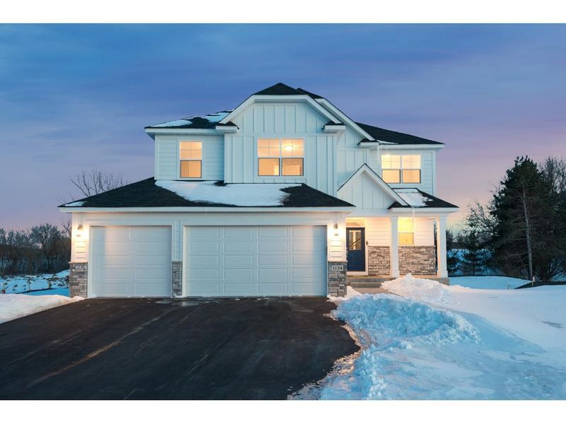 1124 Pine Hill Ln, White Bear Twp, MN 55127