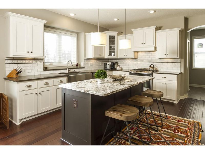2713 Northwest Blvd, Victoria, MN 55386