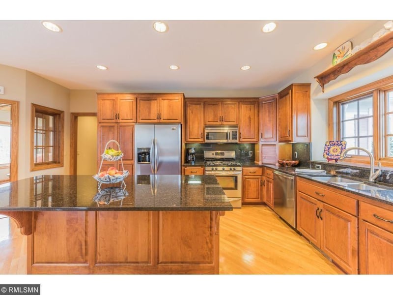 9843 Pioneer Trl, Loretto, MN 55357
