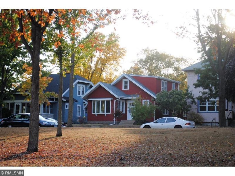 1117 Lane Pl, Saint Paul, MN 55106