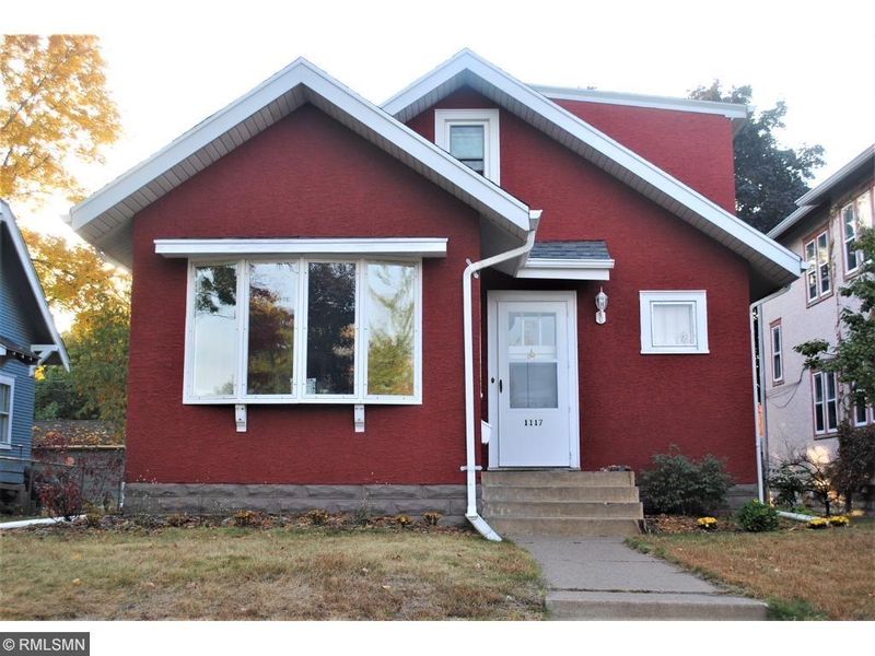 1117 Lane Pl, Saint Paul, MN 55106