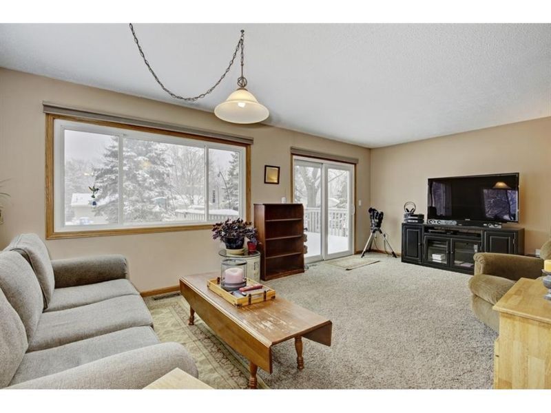 10173 Raven St NW, Coon Rapids, MN 55433