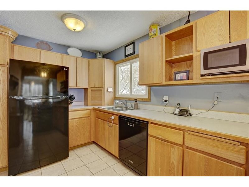 10173 Raven St NW, Coon Rapids, MN 55433