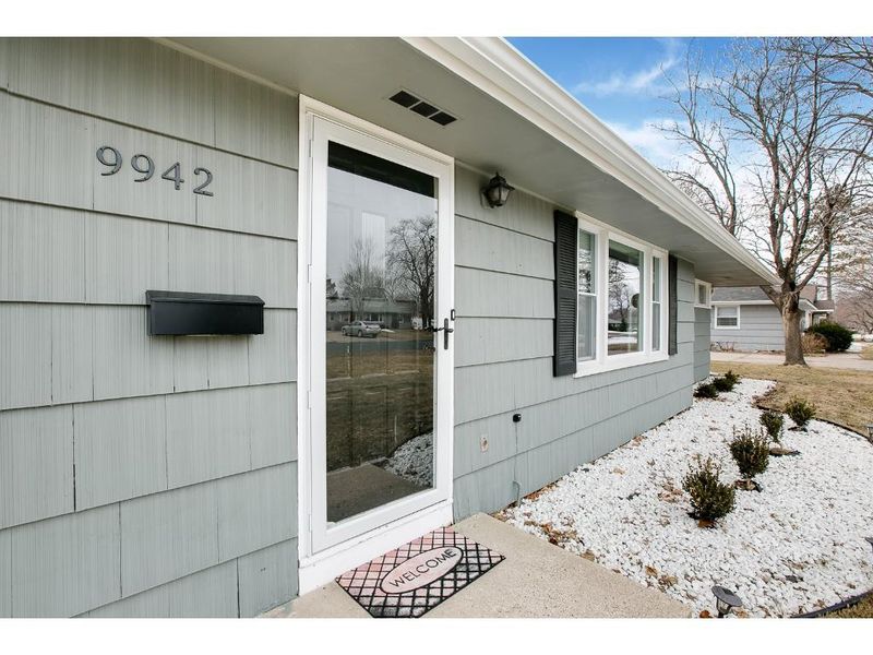 9942 Chicago Ave S, Bloomington, MN 55420