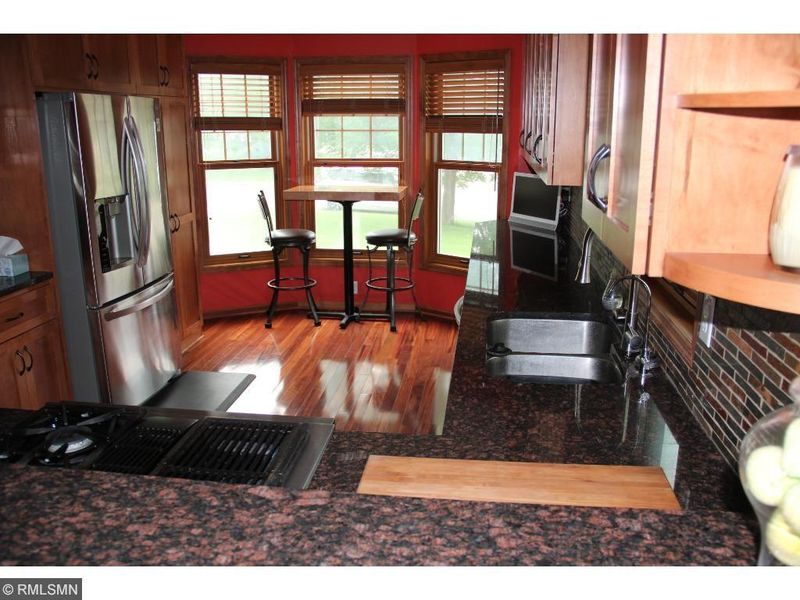 9405 Tyne Ln, Inver Grove Heights, MN 55077