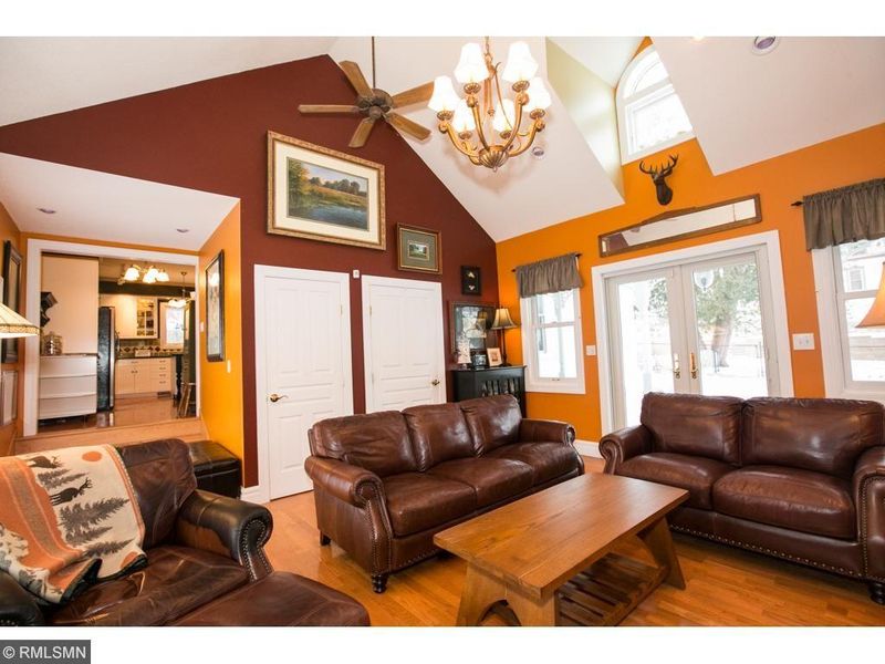 221 Cherry St W, Stillwater, MN 55082