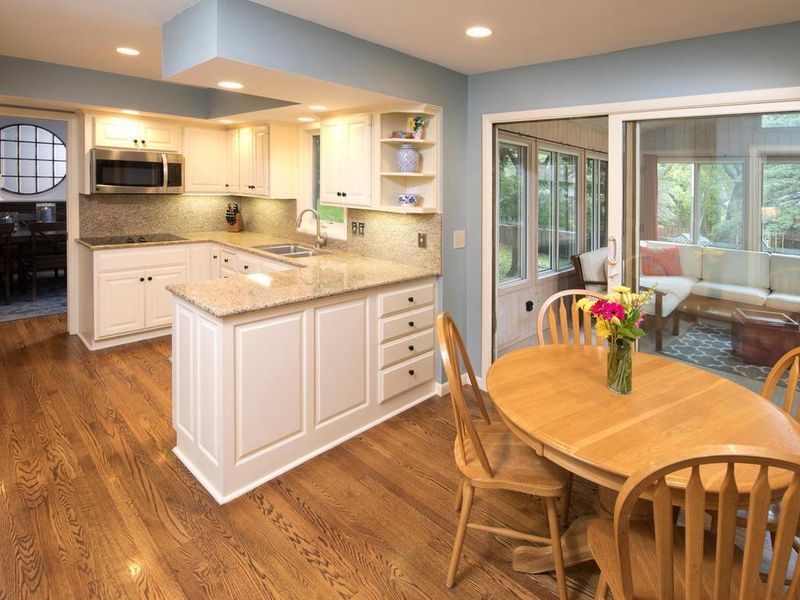 7017 Lanham Ln, Edina, MN 55439