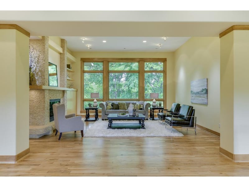660 Hidden Creek Trl, Mendota Heights, MN 55118