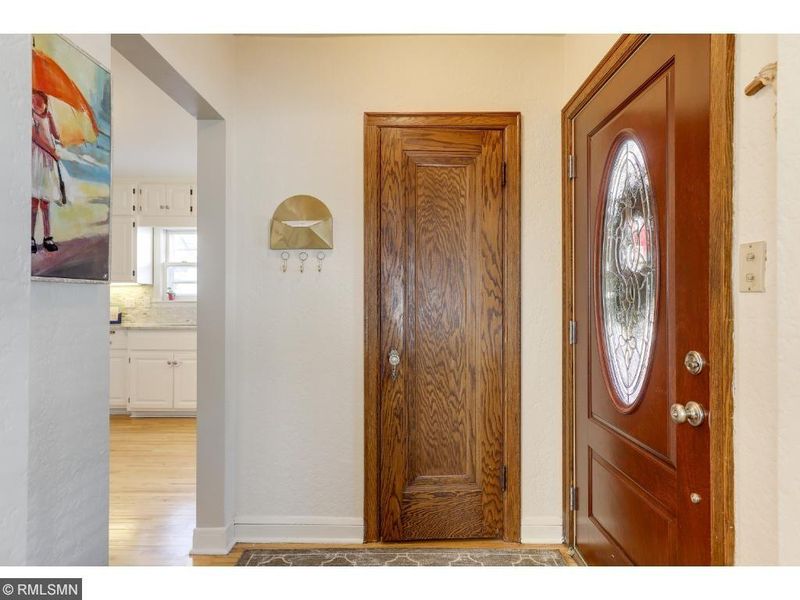 2166 Niles Ave, Saint Paul, MN 55116