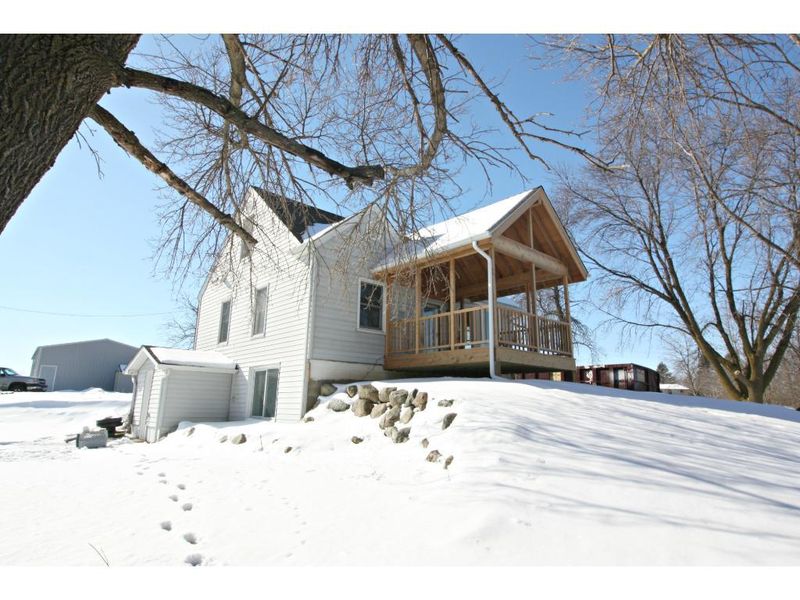 21875 Country Hills Dr, Rogers, MN 55374