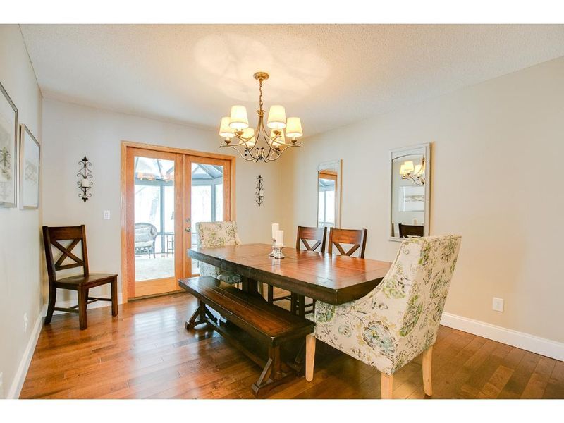 7637 W 85th St, Bloomington, MN 55438